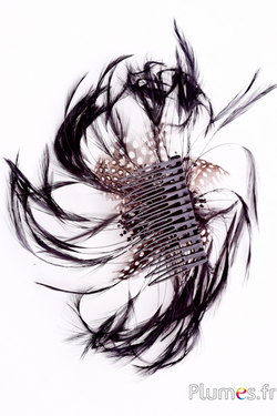 Bijou en plumes de coq - sur peigne - noir